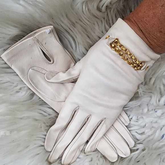 Vintage off white chain leather gloves 6 - Picture 1 of 12